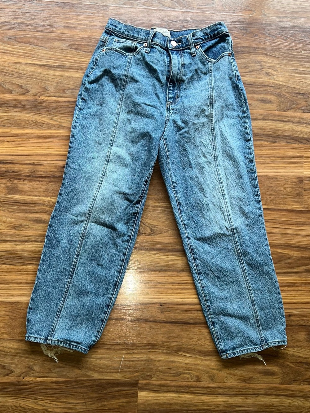 Universal Thread Light Blue Cropped Straight Jeans